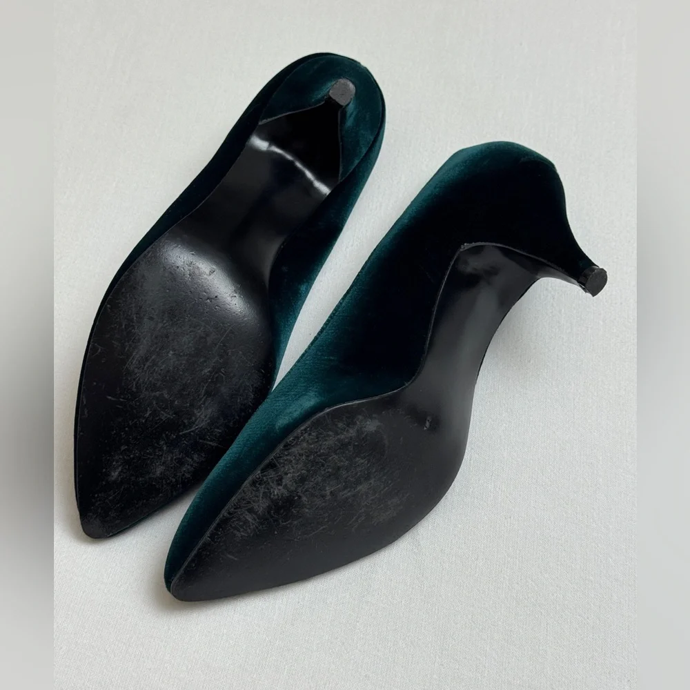 Vintage 90’s Coloriffics Emerald Green Velvet Heels Size 7.5 Classic Holiday